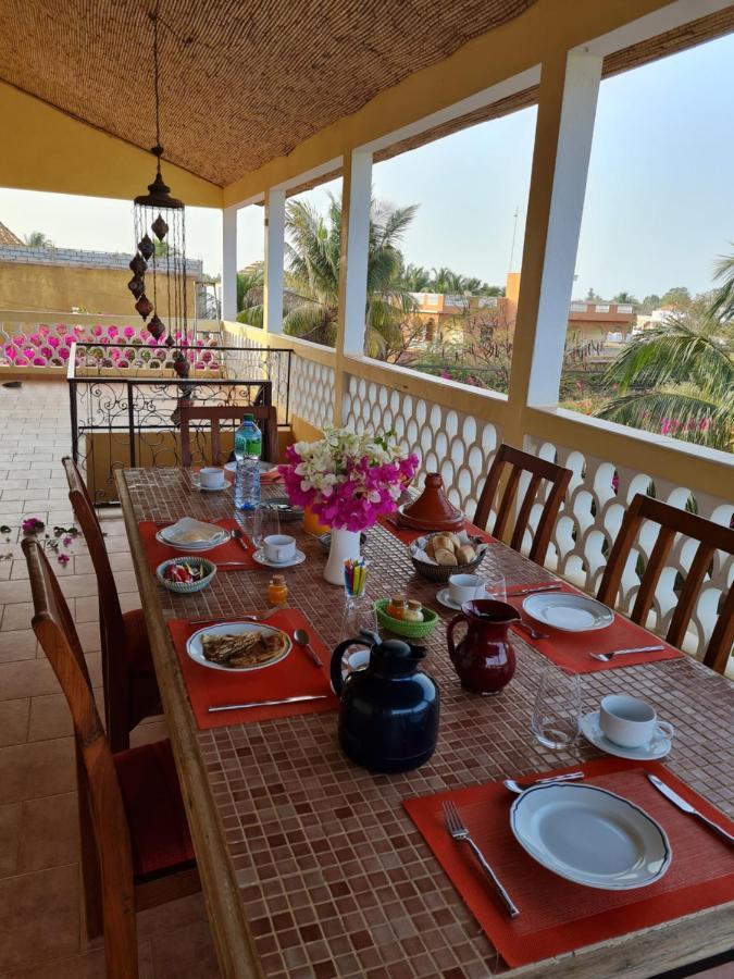 Le Souimanga Bleu Saly Bed & Breakfast Екстериор снимка