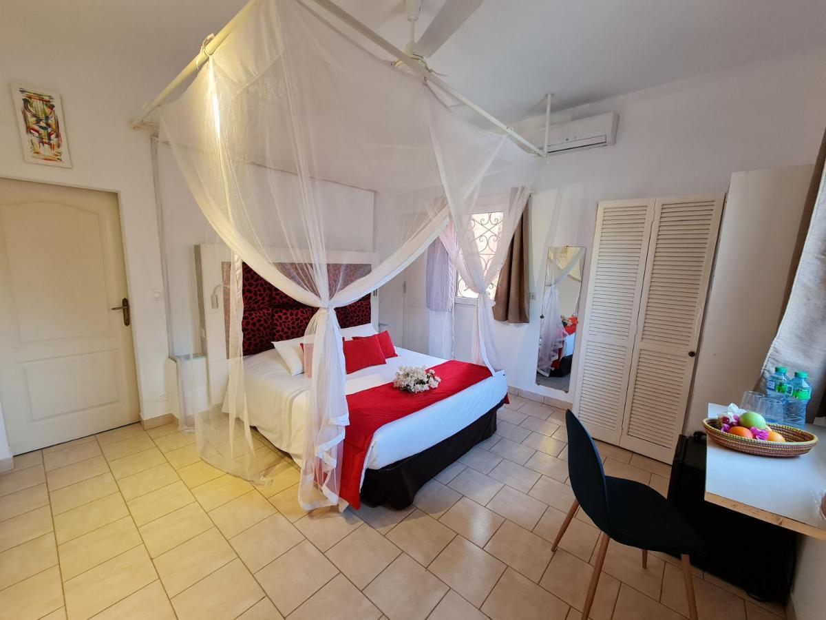Le Souimanga Bleu Saly Bed & Breakfast Екстериор снимка