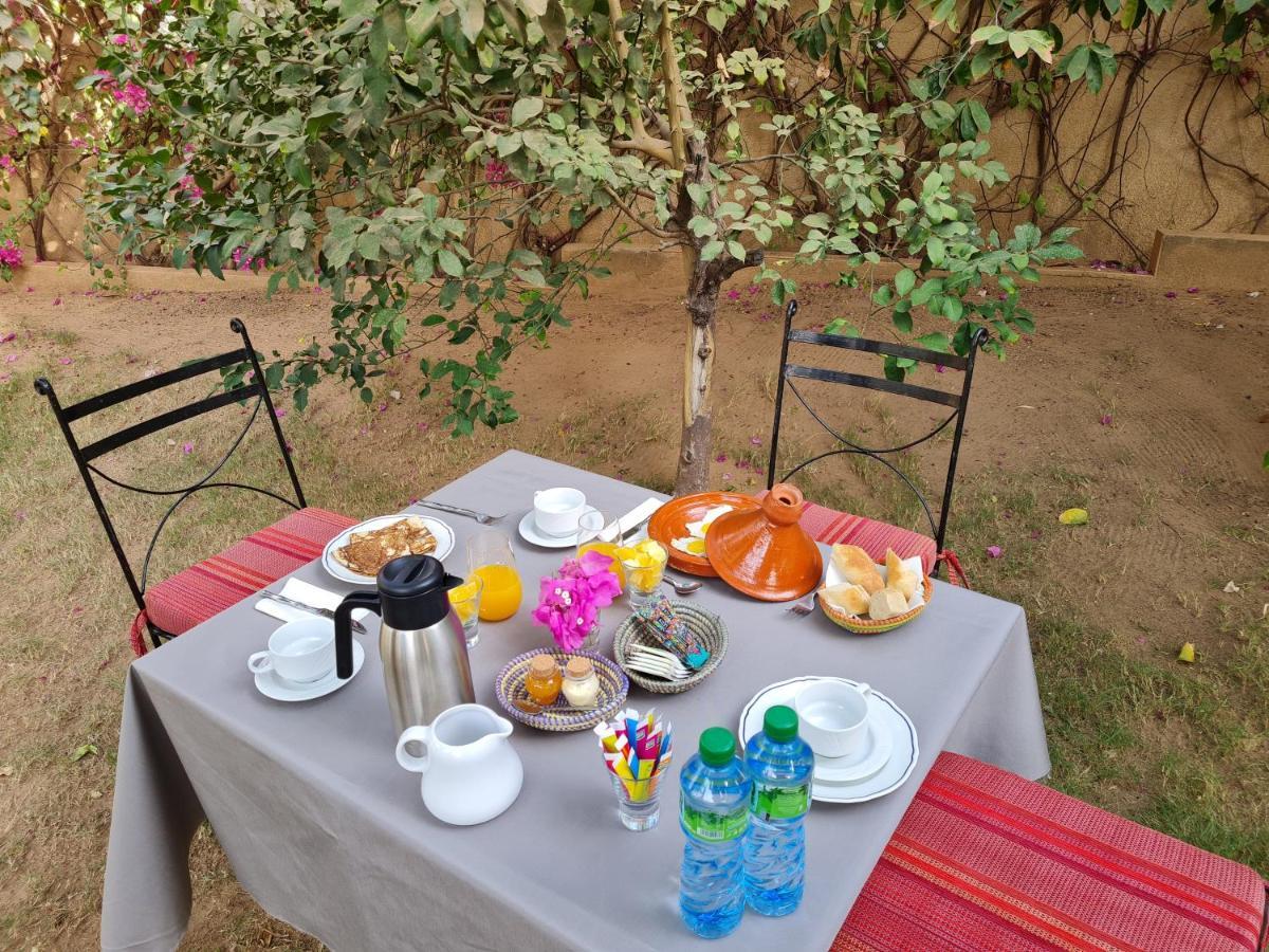 Le Souimanga Bleu Saly Bed & Breakfast Екстериор снимка