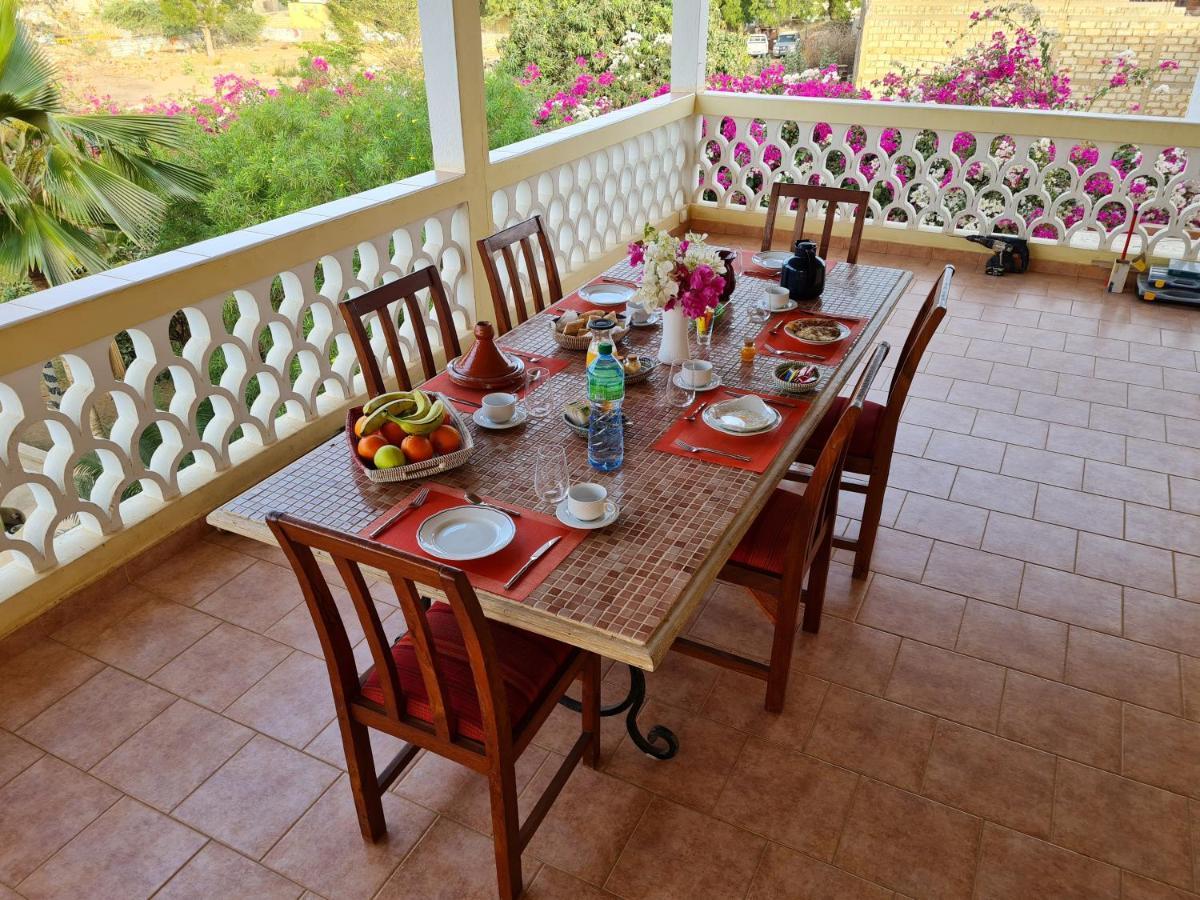 Le Souimanga Bleu Saly Bed & Breakfast Екстериор снимка