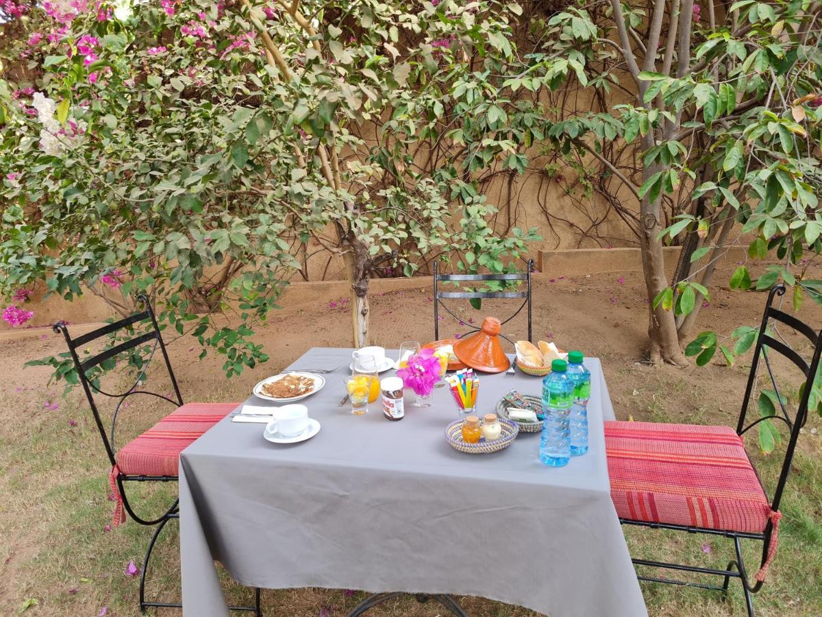 Le Souimanga Bleu Saly Bed & Breakfast Екстериор снимка