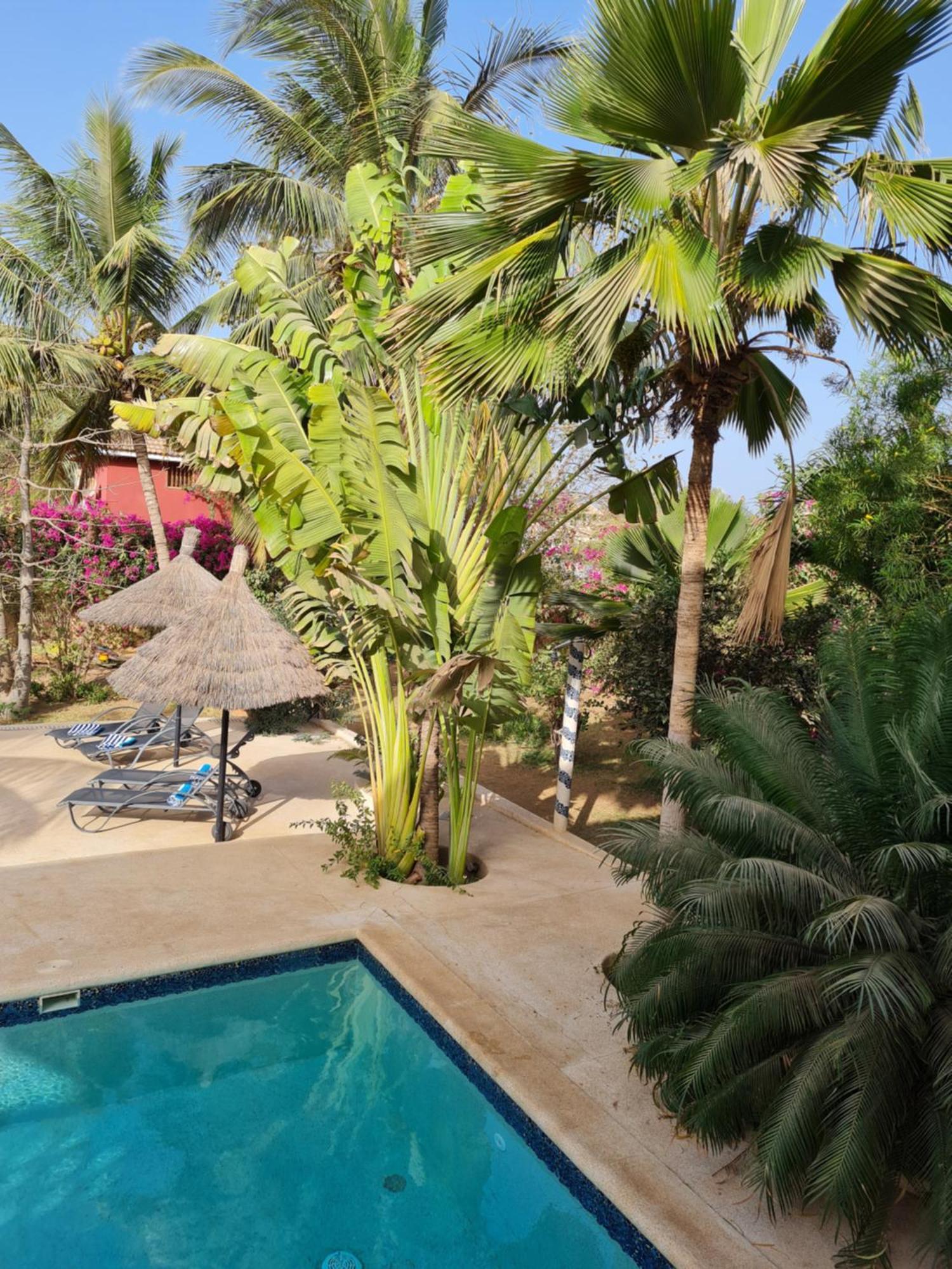 Le Souimanga Bleu Saly Bed & Breakfast Екстериор снимка